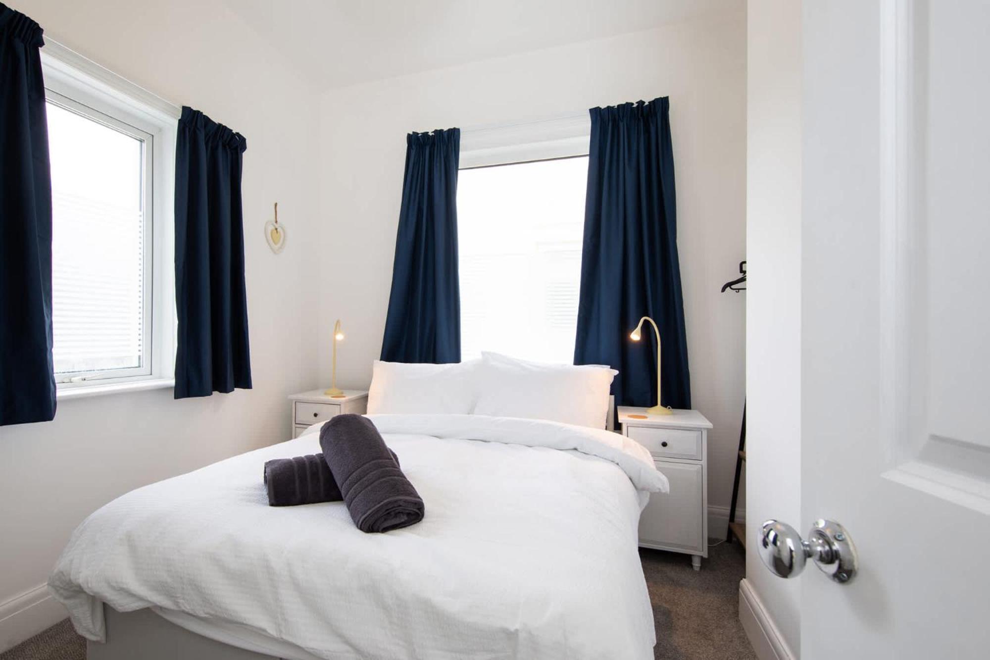 Apartment Absolute Beachfront With Decked Garden Oasis And Views Bognor Regis